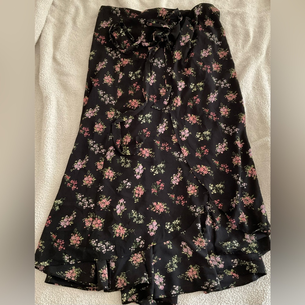 Bobeau Black and Pink Midi A-Line Skirt with Ruffled Tie Front